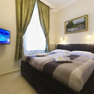 Karla Capka Street Apartament